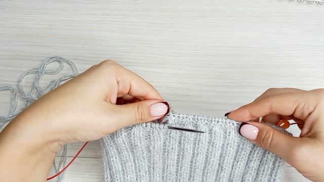 МК / Шапка из пряжи пух норки резинкой 2*2 / Шапка с красивой макушкой #шапкаспицами смотреть онлайн