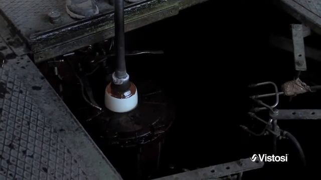 Мастера создают светильник Mumba из выдувного стекла для итальянской фабрики Vistosi смотреть онлайн