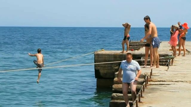 Аква развлечения на пляже. Aqua entertainment on the beach. смотреть онлайн