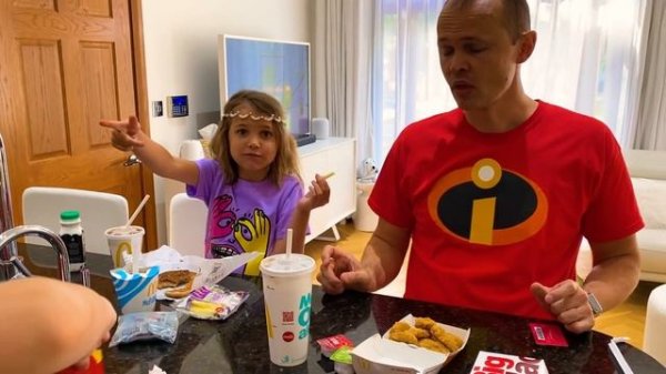 Макс открыл своё McMax cafe