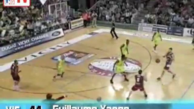 Kareem Reid vs Antoine Diot + crazy buzzer beater of David Melody смотреть онлайн
