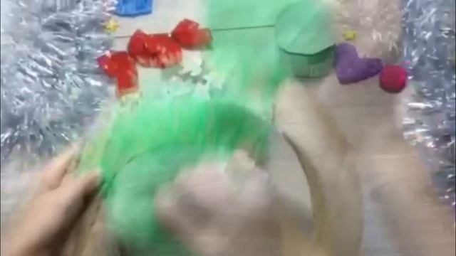 Новогодний веночек из пряжи "травка" YarnArt Samba смотреть онлайн