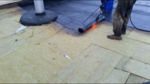 Укладка еврорубероида Ореол 1 на мягкую кровлю