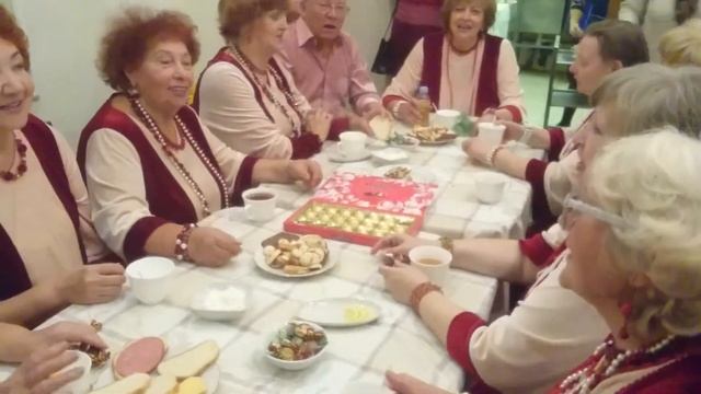 Хор "Ладушка" поет песню о Чертаново смотреть онлайн