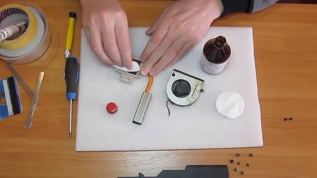Чистка системы охлаждения Lenovo G580 (Cleaning and Disassemble Lenovo G580) смотреть онлайн