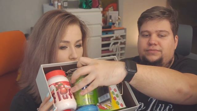 ДАША РЕЙН И ОЛЕГ БРЕЙН ПРОБУЮТ НЕОБЫЧНЫЕ ВКУСНЯШКИ ИЗ РАЗНЫХ СТРАН (ЧАСТЬ 2) смотреть онлайн