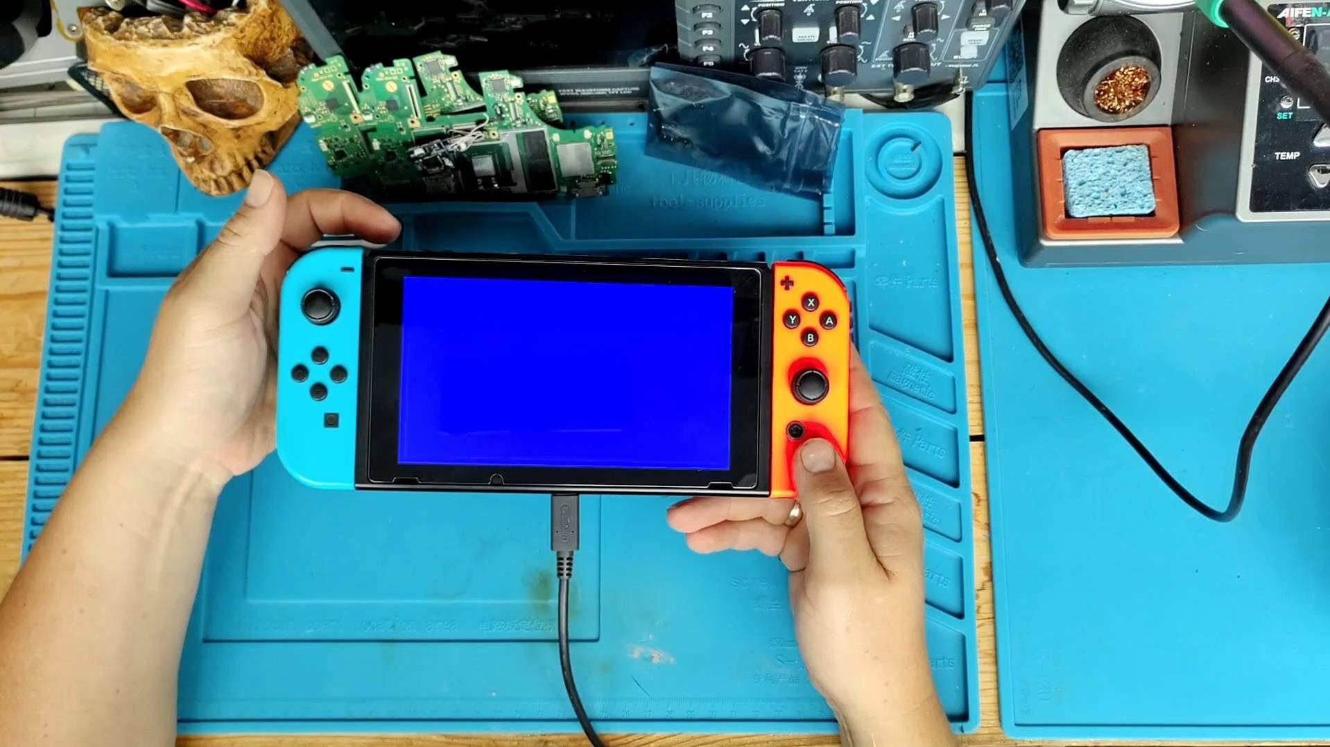 Ремонт Nintendo Swich.Синий экран.Чиповка