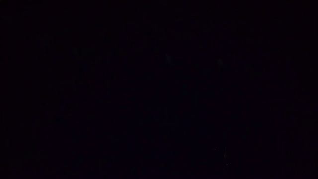 Салют на день города Купчинь. Молдова, Единецкий район смотреть онлайн