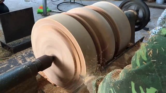 WoodWorking Projects You MUST See // How To Make Extremely Large Round Table With Hardwood