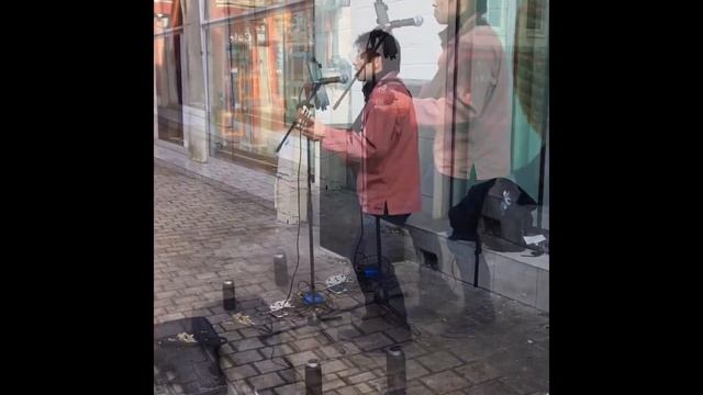 Busking in Nantes - Martin LXM - Shure SM58 - Boss VE1 - Tronsmart T6 - Gomixer смотреть онлайн