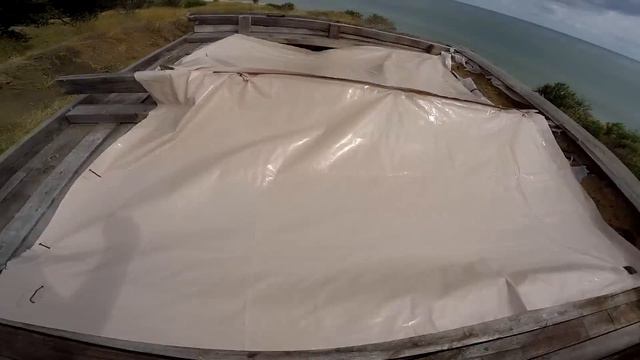 ПОСТРОИЛИ ДОМ НА БЕРЕГУ МОРЯ смотреть онлайн