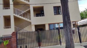 Адлер. улица 8 марта с гостевыми домами, улица Свердлова с шашлычными кафе.