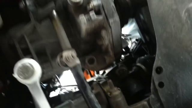 Hazlo tu mismo: Cambiar soporte trasero del motor смотреть онлайн