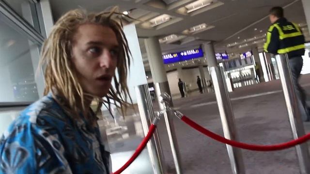 ЖИЗНЬ НА ТАЙВАНЕ. Возвращение на Тайвань. Hong Kong Airport.