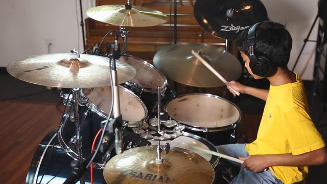 Dhruv R plays Summer of 69 by Bryan Adams - Drum Cover смотреть онлайн