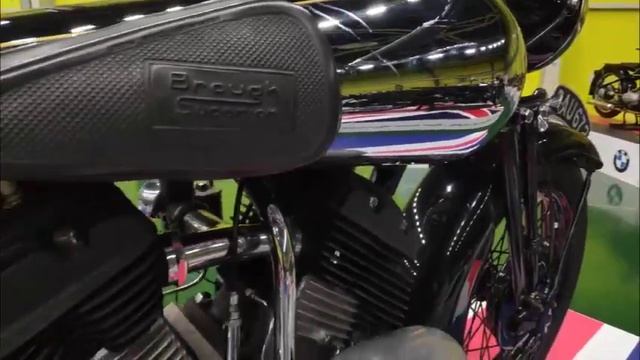 Запуск и звук двигателя Brough Superior 11-50 (Великобритания, 1937 г.в.) смотреть онлайн