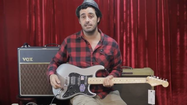 Fender American Deluxe Stratocaster смотреть онлайн