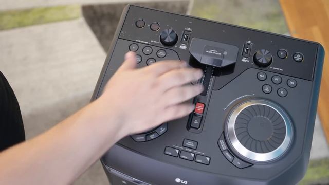 JE TEST UNE PETITE CHAINE HIFI! LG XBOOM OK99 смотреть онлайн