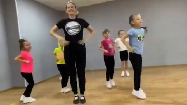 Команда Попрыгунчики смотреть онлайн