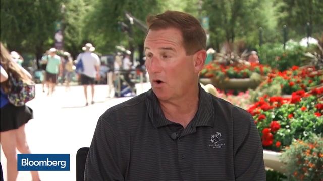 Hurd Says Oracle to Be Aggressive in Price With New Cloud смотреть онлайн