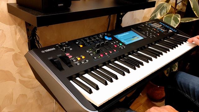 IHTIO - November Train (Yamaha MODX 6 Performance, live) смотреть онлайн