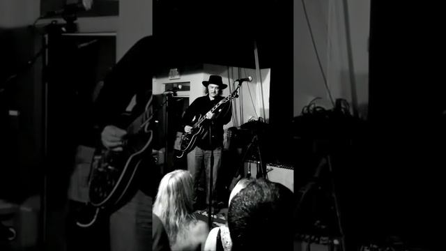 RJ Howson & Duane Betts w Dickey Betts Band “Deep Down in Florida” смотреть онлайн