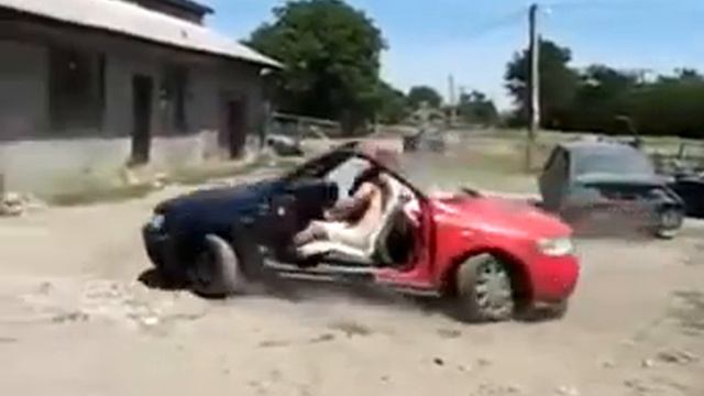 Автомобиль с двумя рулями Фольцеопель )) смотреть онлайн
