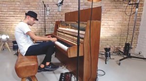 Классно играет на пианино Despacito Piano Cover