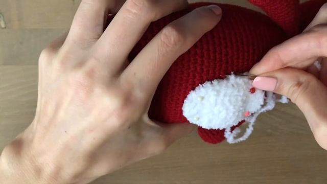 Мастер-класс: Мишка в снуде крючком. Часть 3 - Оформляем мишку смотреть онлайн