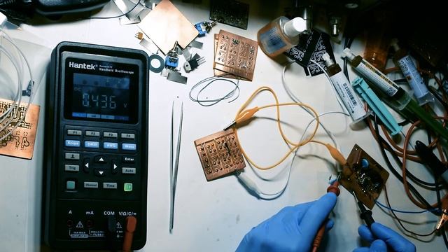 Тест флюсов Rusflux NRK-373-S, MR-850-CS, FR-215-LE на электропроводность при пайке паяльником