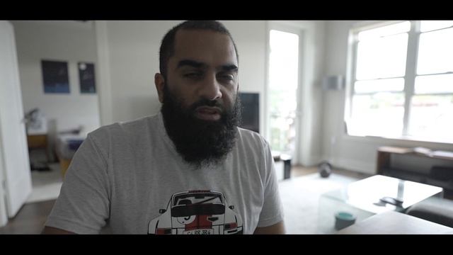 Clueless Boy Comments on the 992 GT3 RS смотреть онлайн