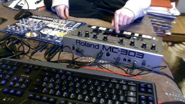 Pressbook - Fox Techno - Roland MC-303 - Korg Electribe Mx. смотреть онлайн