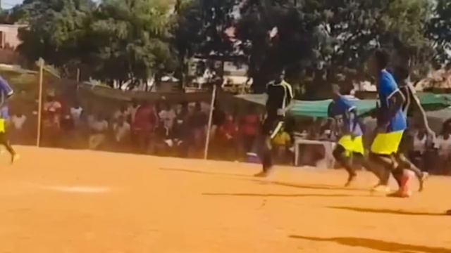 THE DRIBLES THEY USE IN FOOTBALL IS ALMOST IMPOSSIBLE 😱 1M✅ 10M views?🤔 MAMA ÁFRICA смотреть онлайн