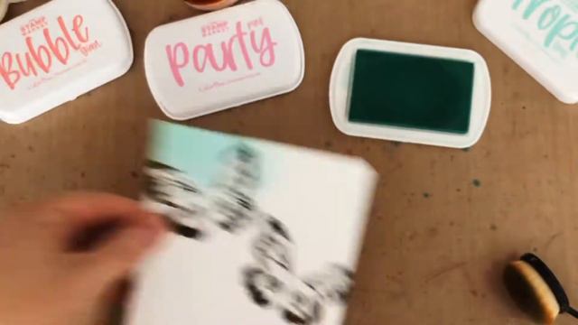 Quick & Easy Emboss Resist Technique смотреть онлайн