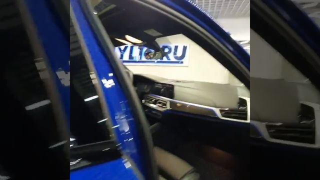 BMW X6 - тонировка боковых стекол пленкой Llumar 50%, бронирование зон рисков полиуретановой пленко смотреть онлайн