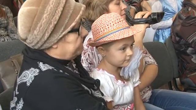 От Улыбки станет всем светлей смотреть онлайн