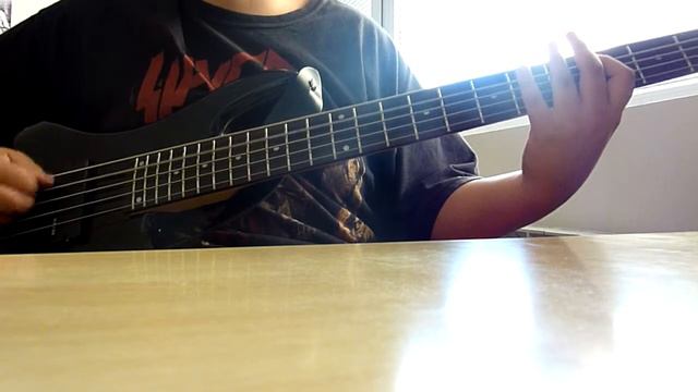 Green Day - American Idiot (Bass Cover) смотреть онлайн