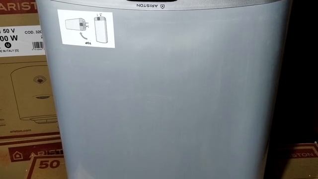 Водонагреватель Ariston Velis Evo Dry 50 ?плоский бойлер с сухим тэном, распаковка, видеообзор смотреть онлайн