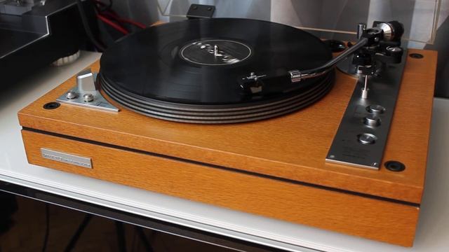 Проигрыватель винила Onkyo CP-700 (7) смотреть онлайн