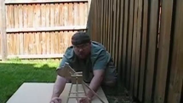 Tabletop Trebuchet Firing смотреть онлайн