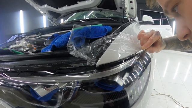 Оклейка авто пленкой своими руками Оклейка фар пленкой Что может произойти с авто за 300км пробега смотреть онлайн