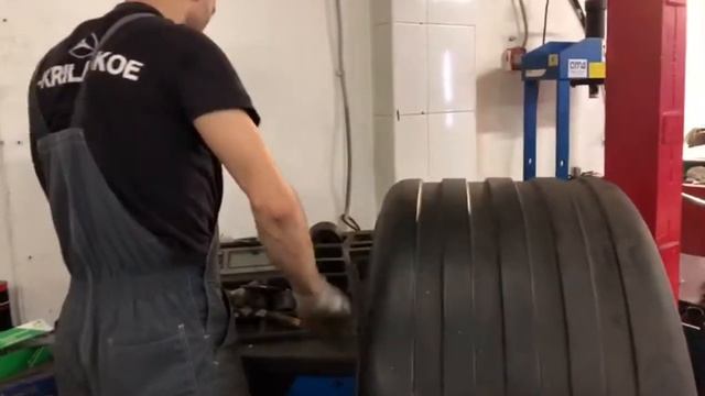 Шиномонтаж балансировка колеса Мерседес Майбах