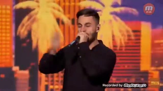 Они порвали всю сцену группа называется BERYWAM