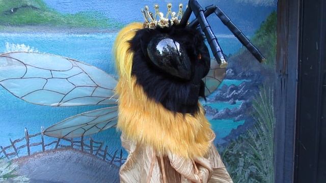 Queen Bumblebee - Must be 18 or older to order смотреть онлайн