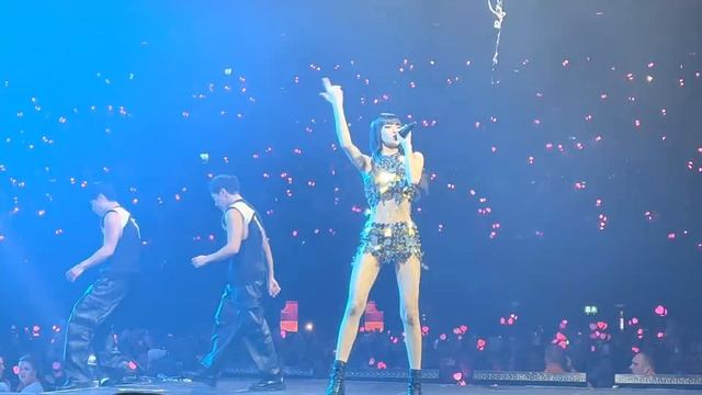 Lisa - BORN PINK WORLD TOUR - Money - Amsterdam 22-12-22 смотреть онлайн