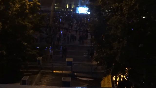 Чё, ребят, го на площадь?!!! смотреть онлайн