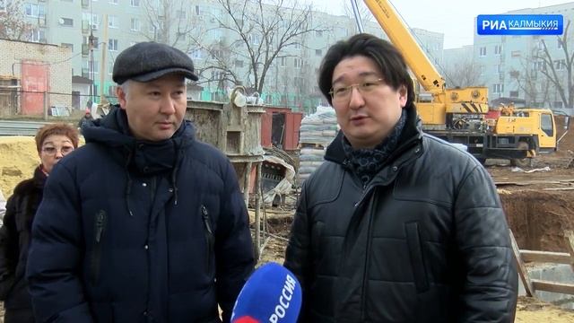 В Элисте идет строительство пристроев к четырем школам смотреть онлайн