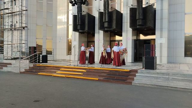 Группа "Любава" - Танец с платками смотреть онлайн