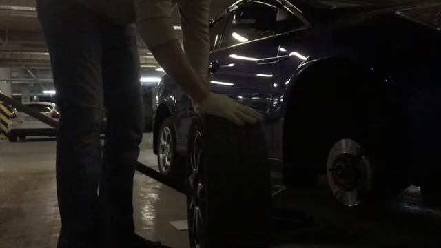 ОБЗОР: как поменять колесо и домкрат подкатной NORDBERG N32025AL.OVERVIEW: how to change the wheel. смотреть онлайн