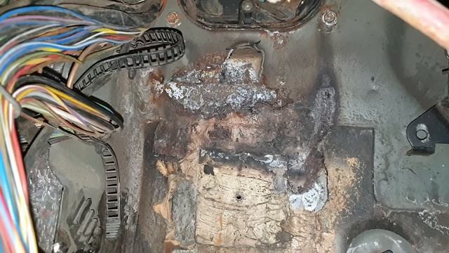 Дренажная система BMW E34 смотреть онлайн